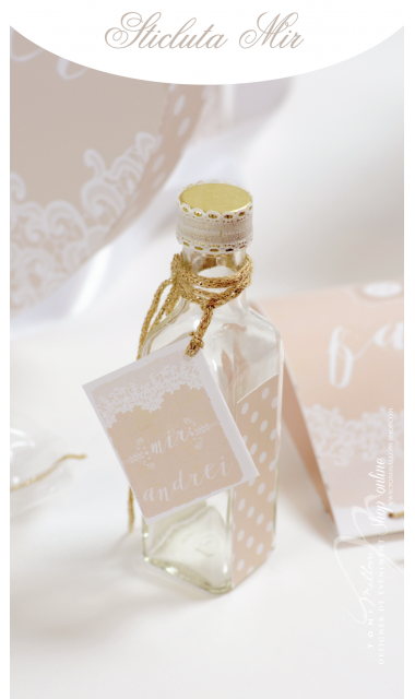 Trusou de botez brodat unisex, pentru fete sau baieti, Tres Chic Lace 5
